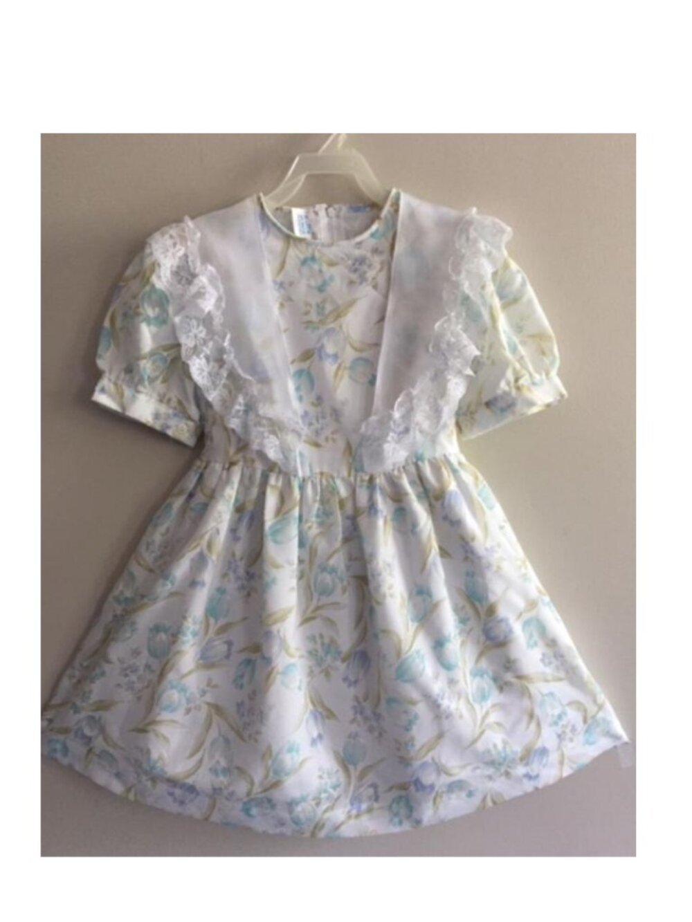 This beautiful dress by Kitty, Dream Dress size 8. fully lined